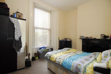 1 bed flat, 17 Woodland Terrace,, Greenbank, Plymouth, PL48NL - Image 1